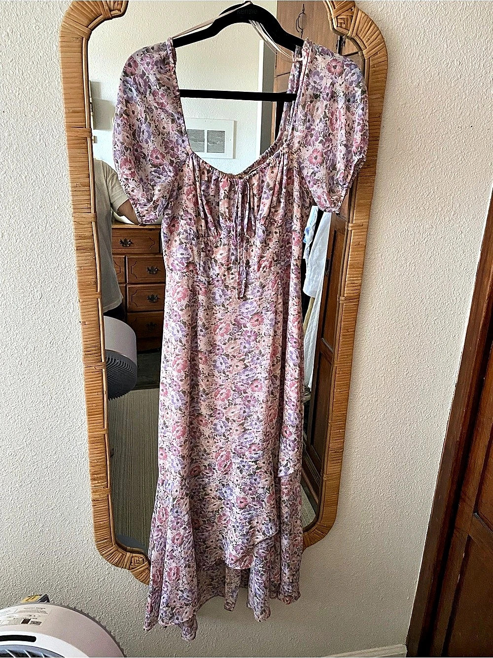 ASTR the Label Tie-Neck Ruffled Floral Midi Dress Pink & Purple Small